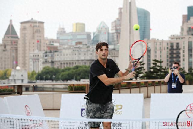 的障碍通过 的障碍通过